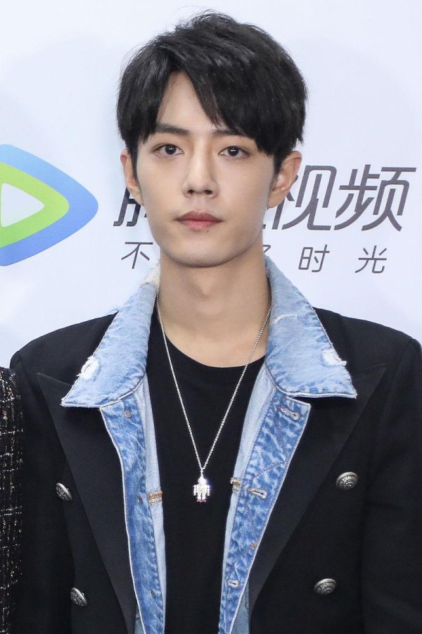 肖战微博更名的芳华告别式：一个ID变迁背后的9年粉丝情态史
